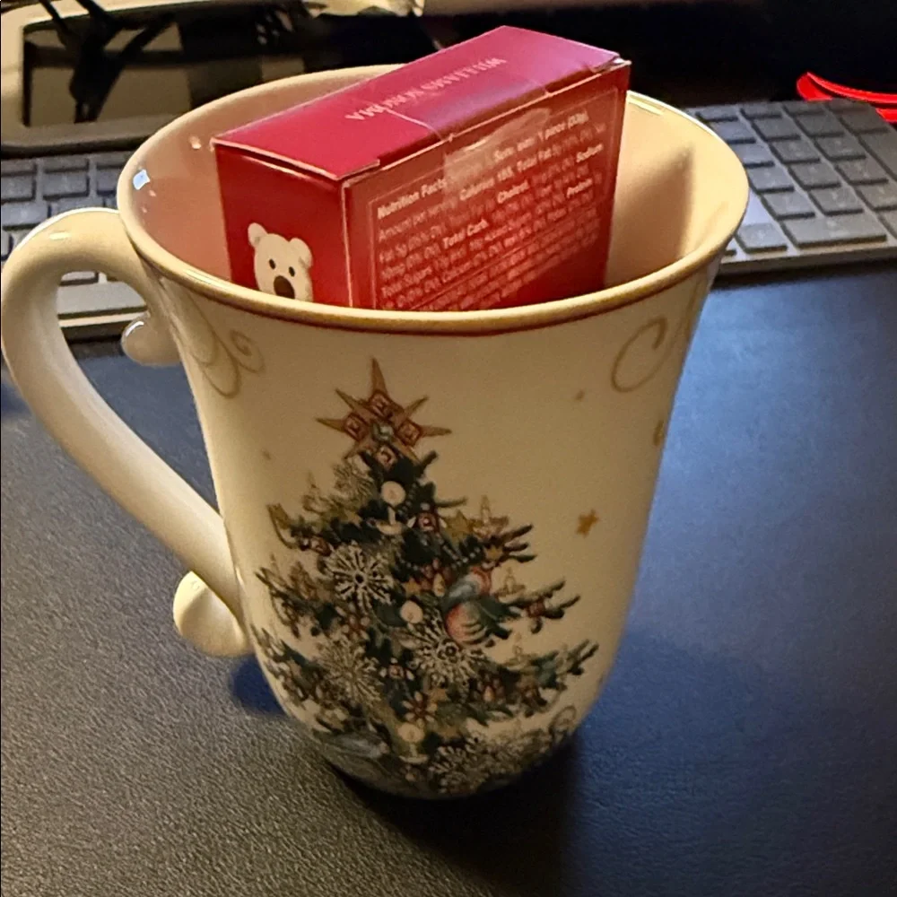 Williams Sonoma Festive Mouse Mug with Red and White Accents